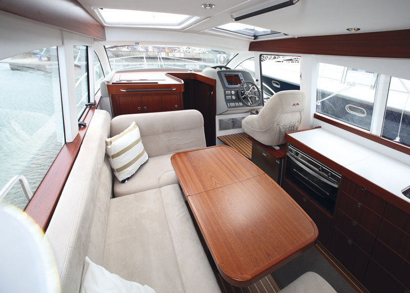 Nimbus 335 Coupe