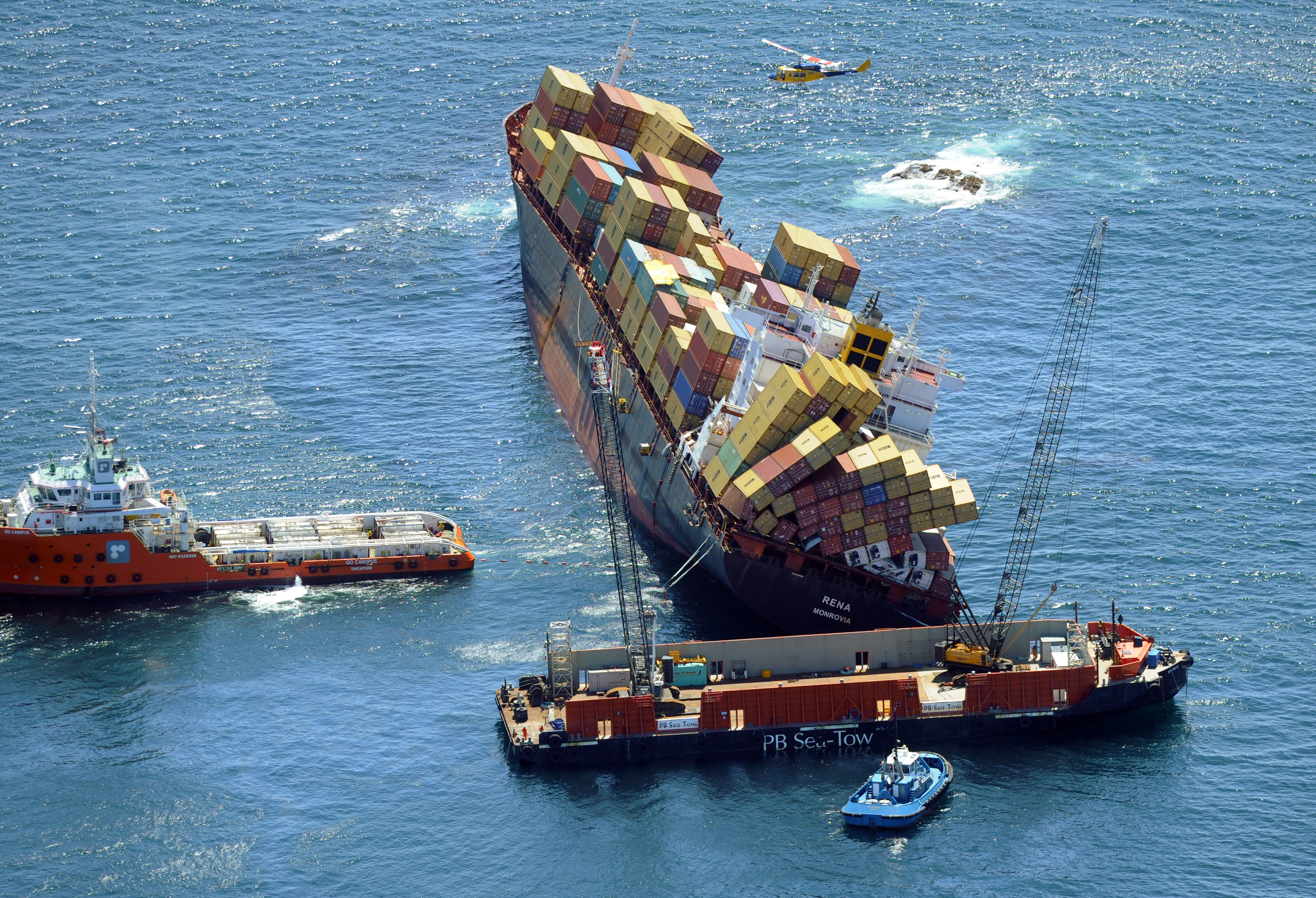 Cargo Ship Rena aground 