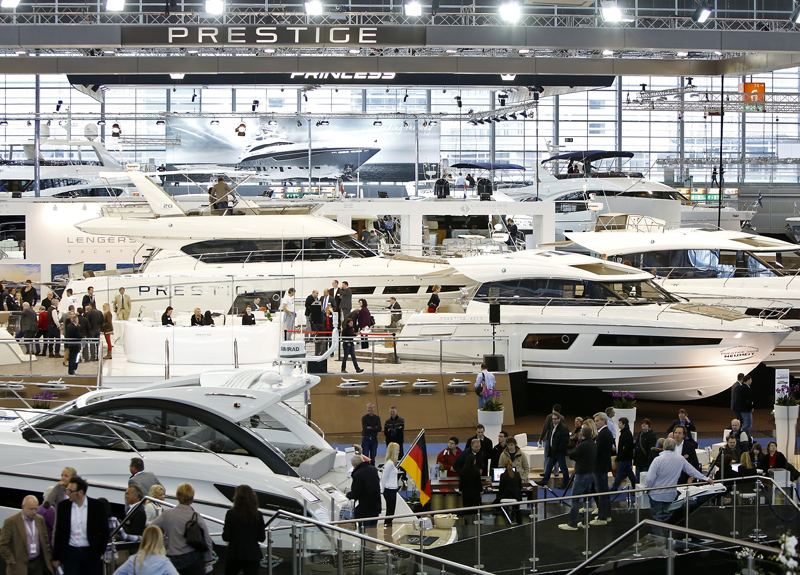 Boot 2013 Prestige.jpg Boot 2013 Boat Show Dusseldorf
