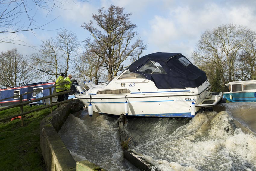 Stranded Fairline on River Chelmer, Essex Photos Simon Ford